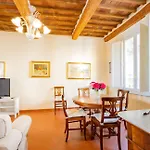 Il Coro - Vivere La Storia Di Apartment *