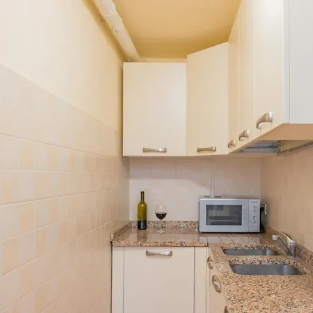 Il Coro - Vivere La Storia Di Apartment *