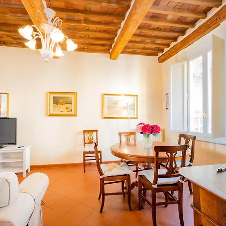 Il Coro - Vivere La Storia Di Apartment Lucca