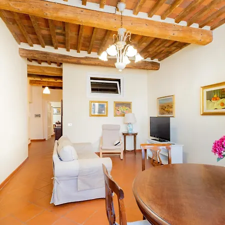 Il Coro - Vivere La Storia Di Apartment Lucca
